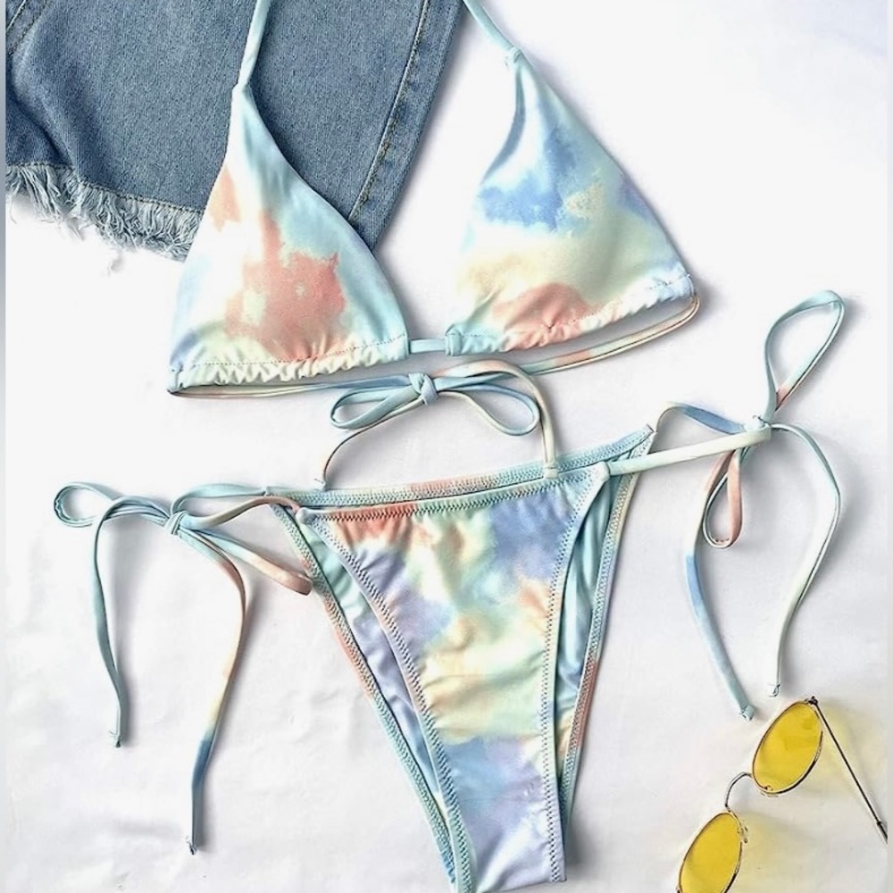 NWOT: Tie Dye Lt Blue Medium 3 Piece Bikini Set